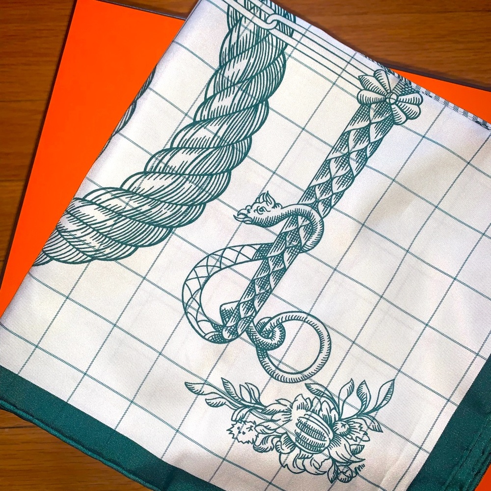 BRAND NEW Hermes 90 Scarf